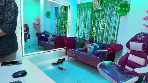 Madame Scarllet  online show from 03/19/26, 11:36