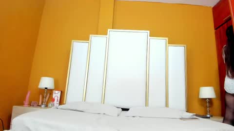 Snapshot of madameheels_ chatting on 06/02/26, 12:29 Madame Carla online show from 06/02/26, 12:29