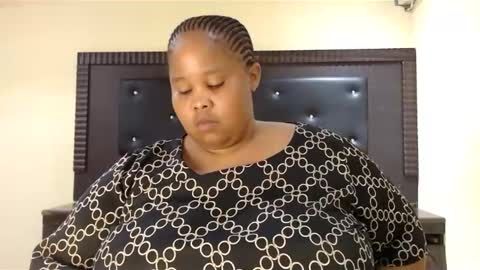 madamzee online show from 02/19/25, 06:11