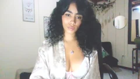 Snapshot of maddie_thompsonn chatting on 10/10/25, 03:38 maddie_thompsonn online show from 10/10/25, 03:38