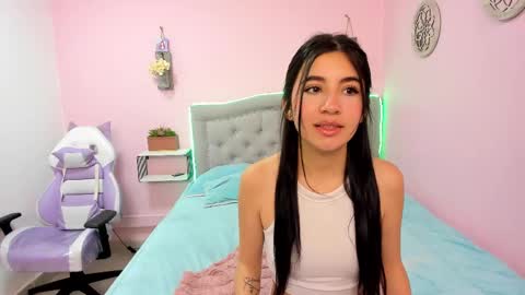 Snapshot of maddie_ziegler_ chatting on 09/24/25, 12:19 MaddieZiegler online show from 09/24/25, 12:19