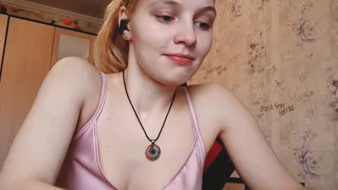 Snapshot of maddiecager chatting on 03/02/26, 07:15 Emma online show from 03/02/26, 07:15