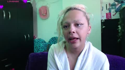 maddiie and clyde online show from 01/18/26, 03:27