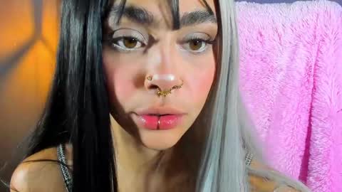 Snapshot of maddiiebrooks chatting on 01/17/25, 04:26 Maddie online show from 01/17/25, 04:26