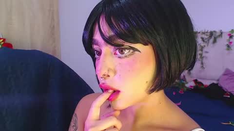 Snapshot of maddiiebrooks chatting on 10/19/25, 10:21 Maddie online show from 10/19/25, 10:21