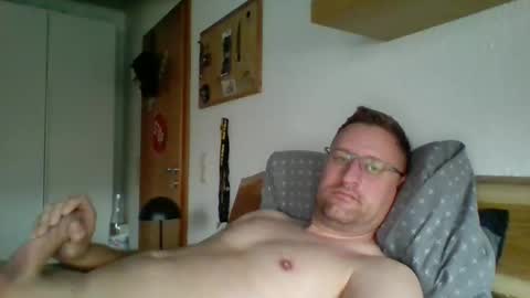 Snapshot of maddin8891 chatting on 10/27/25, 08:40 Maddin online show from 10/27/25, 08:40