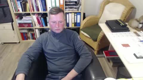 Snapshot of maddmax8 chatting on 11/12/25, 05:24 Mad4You online show from 11/12/25, 05:24