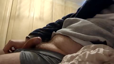 Snapshot of maddogg17 chatting on 12/01/25, 12:21 maddogg17 online show from 12/01/25, 12:21