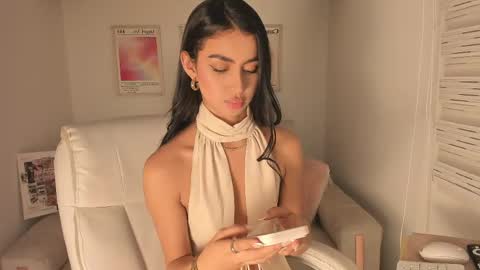Snapshot of maddy_bronw chatting on 05/15/26, 11:01 Maddy online show from 05/15/26, 11:01