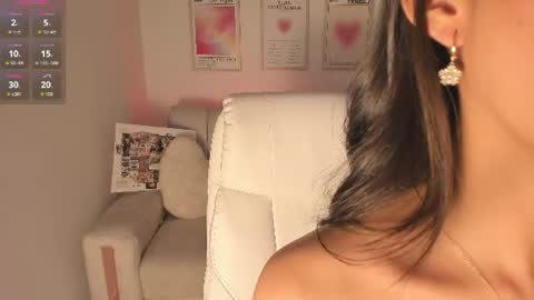 Snapshot of maddy_bronw chatting on 06/27/26, 12:37 Maddy online show from 06/27/26, 12:37