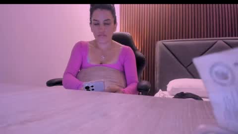 Snapshot of maddy_bythesea chatting on 05/21/26, 05:31 M A D D Y online show from 05/21/26, 05:31