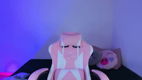 Snapshot of maddy_parker__ chatting on 11/29/25, 07:17 maddy_parker__ online show from 11/29/25, 07:17