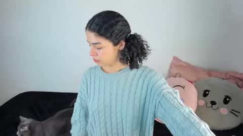 Snapshot of maddy_parker__ chatting on 12/15/25, 11:09 maddy_parker__ online show from 12/15/25, 11:09