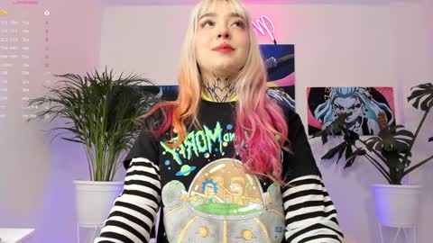 maddy_uwu online show from 01/14/25, 05:30