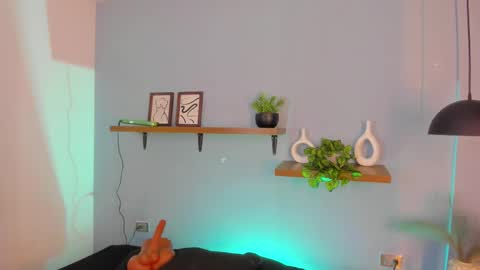 Snapshot of maddy_walker chatting on 11/10/25, 12:04 Maddy online show from 11/10/25, 12:04