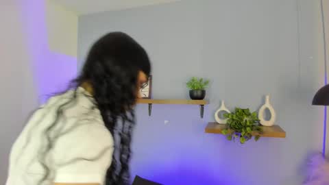 Snapshot of maddy_walker chatting on 11/18/25, 12:09 Maddy online show from 11/18/25, 12:09