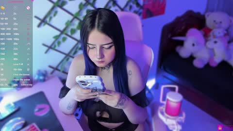 Snapshot of maddyfoox chatting on 01/03/25, 10:51 Maddy Foox online show from 01/03/25, 10:51