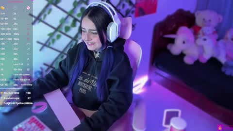 Snapshot of maddyfoox chatting on 01/07/25, 01:17 Maddy Foox online show from 01/07/25, 01:17