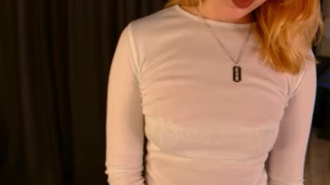 Snapshot of maddygarcia chatting on 09/27/25, 10:26 maddygarcia online show from 09/27/25, 10:26