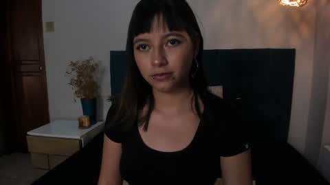 Snapshot of maddylovee_ chatting on 06/12/26, 11:42 Maddy Love online show from 06/12/26, 11:42