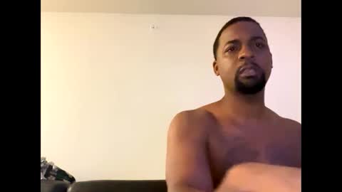 Snapshot of madehersquirt2 chatting on 12/25/24, 02:03 madehersquirt2 online show from 12/25/24, 02:03