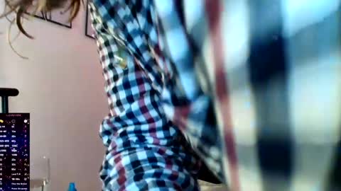 madelamee online show from 04/17/26, 08:12