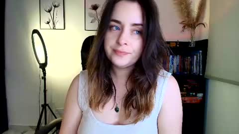 Snapshot of madelamee chatting on 07/22/26, 12:02 madelamee online show from 07/22/26, 12:02
