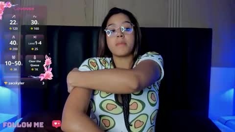 Snapshot of madelayn_torres chatting on 01/15/26, 12:21 madelayn_torres online show from 01/15/26, 12:21