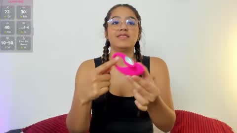 Snapshot of madelayn_torres chatting on 07/28/26, 12:48 madelayn_torres online show from 07/28/26, 12:48