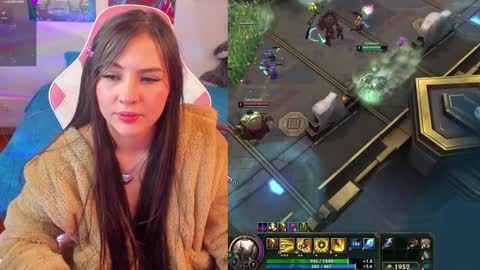 Snapshot of madeleine_shinobi chatting on 12/22/24, 02:06 Emily Only Fans online show from 12/22/24, 02:06