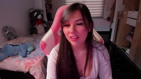 Snapshot of madeleine_shinobi chatting on 11/25/25, 10:10 Emily Only Fans online show from 11/25/25, 10:10