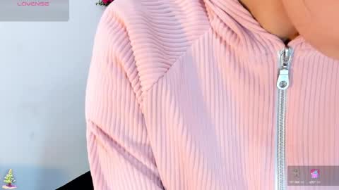 Snapshot of madelin_clerk chatting on 12/24/24, 01:50 Madelin Clerk online show from 12/24/24, 01:50