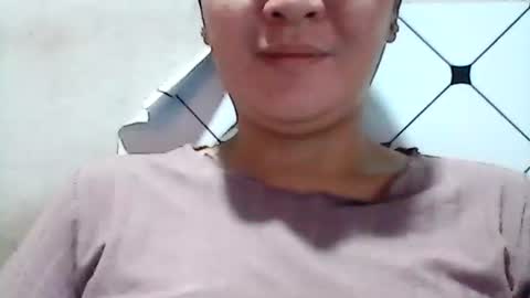 Snapshot of madeline263 chatting on 10/20/25, 10:43 madeline263 online show from 10/20/25, 10:43