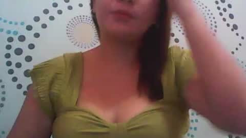 Snapshot of madeline263 chatting on 10/29/25, 01:19 madeline263 online show from 10/29/25, 01:19