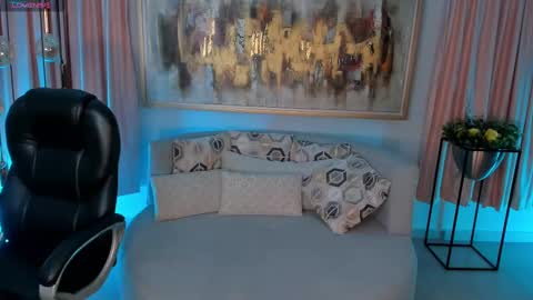 Snapshot of madelinefox_ chatting on 02/12/25, 07:44 Madeline online show from 02/12/25, 07:44