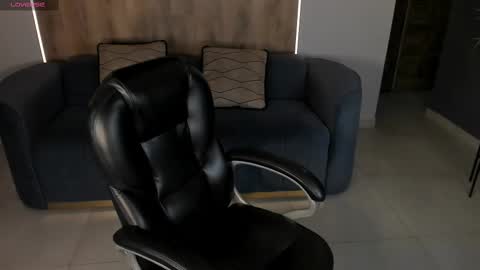 Snapshot of madelinefox_ chatting on 02/17/25, 08:30 Madeline online show from 02/17/25, 08:30