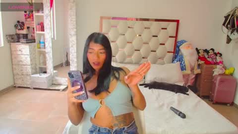 Snapshot of madeyn_roses chatting on 11/13/25, 08:41 madelyn roses online show from 11/13/25, 08:41