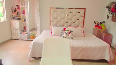 Snapshot of madeyn_roses chatting on 11/27/25, 07:38 madelyn roses online show from 11/27/25, 07:38