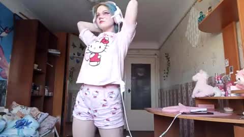 Snapshot of madgezari chatting on 02/11/26, 06:07 Alice Kaneki online show from 02/11/26, 06:07