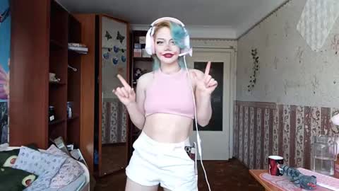 Snapshot of madgezari chatting on 02/19/26, 06:53 Alice Kaneki online show from 02/19/26, 06:53