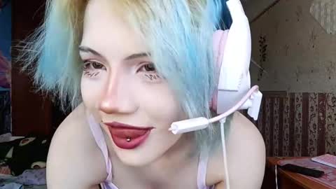 Snapshot of madgezari chatting on 02/24/26, 06:55 Alice Kaneki online show from 02/24/26, 06:55