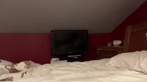 Snapshot of madibaby999 chatting on 09/20/25, 12:33 madibaby999 online show from 09/20/25, 12:33