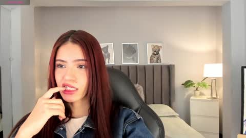 Snapshot of madie_collins7 chatting on 12/22/24, 11:54 Madie online show from 12/22/24, 11:54