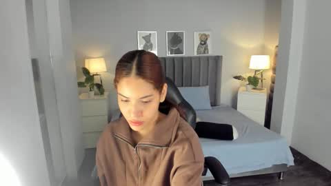 Snapshot of madie_collins7 chatting on 10/19/25, 11:22 Madie online show from 10/19/25, 11:22