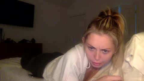 Snapshot of madirose69 chatting on 09/18/25, 12:40 mari rose online show from 09/18/25, 12:40