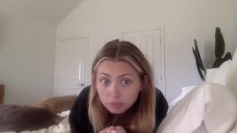 Snapshot of madirose69 chatting on 10/03/25, 02:36 mari rose online show from 10/03/25, 02:36