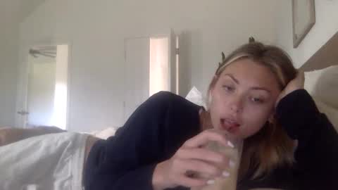 Snapshot of madirose69 chatting on 10/07/25, 03:42 mari rose online show from 10/07/25, 03:42