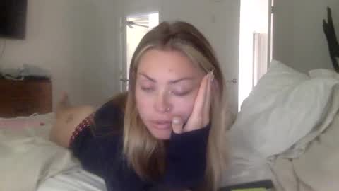 Snapshot of madirose69 chatting on 10/08/25, 02:47 mari rose online show from 10/08/25, 02:47