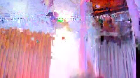 Snapshot of madison_diaz1 chatting on 05/13/26, 12:35 Madi online show from 05/13/26, 12:35
