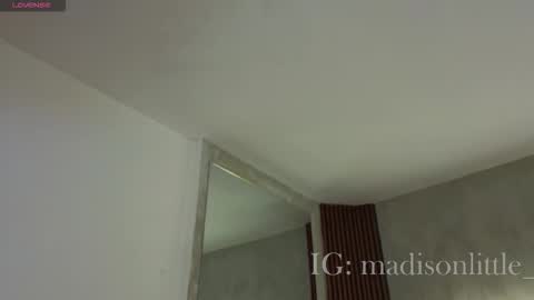 Melissa     700  1400 -5 online show from 03/10/26, 02:55